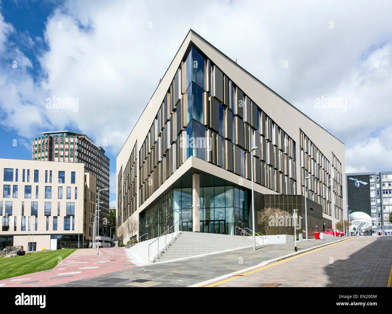 New University of Strathclyde ITREZ Technology & Innovation Centre (r ...