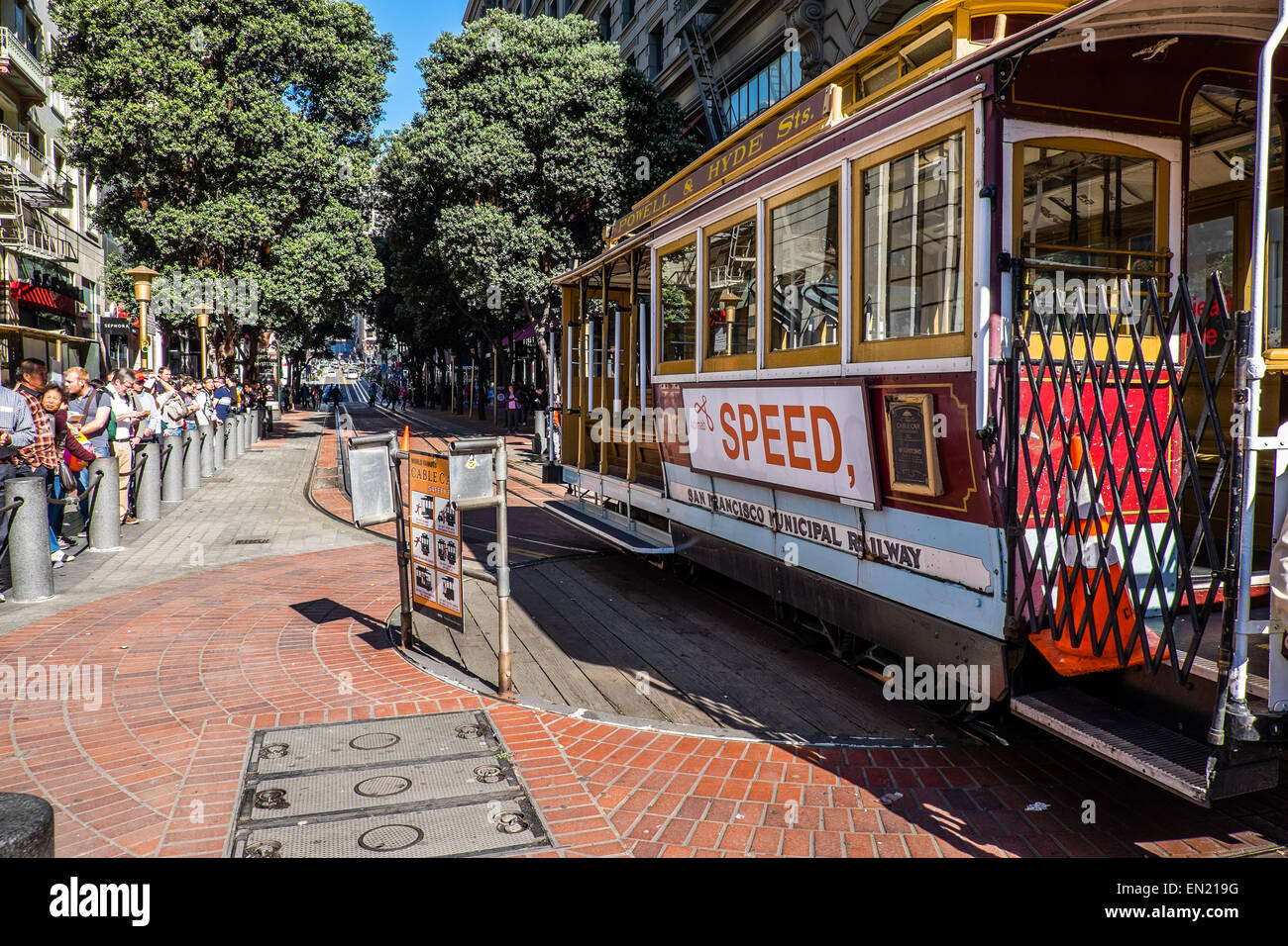 San Francisco Cable Car on the turntable at Powell Street Stock Photo
