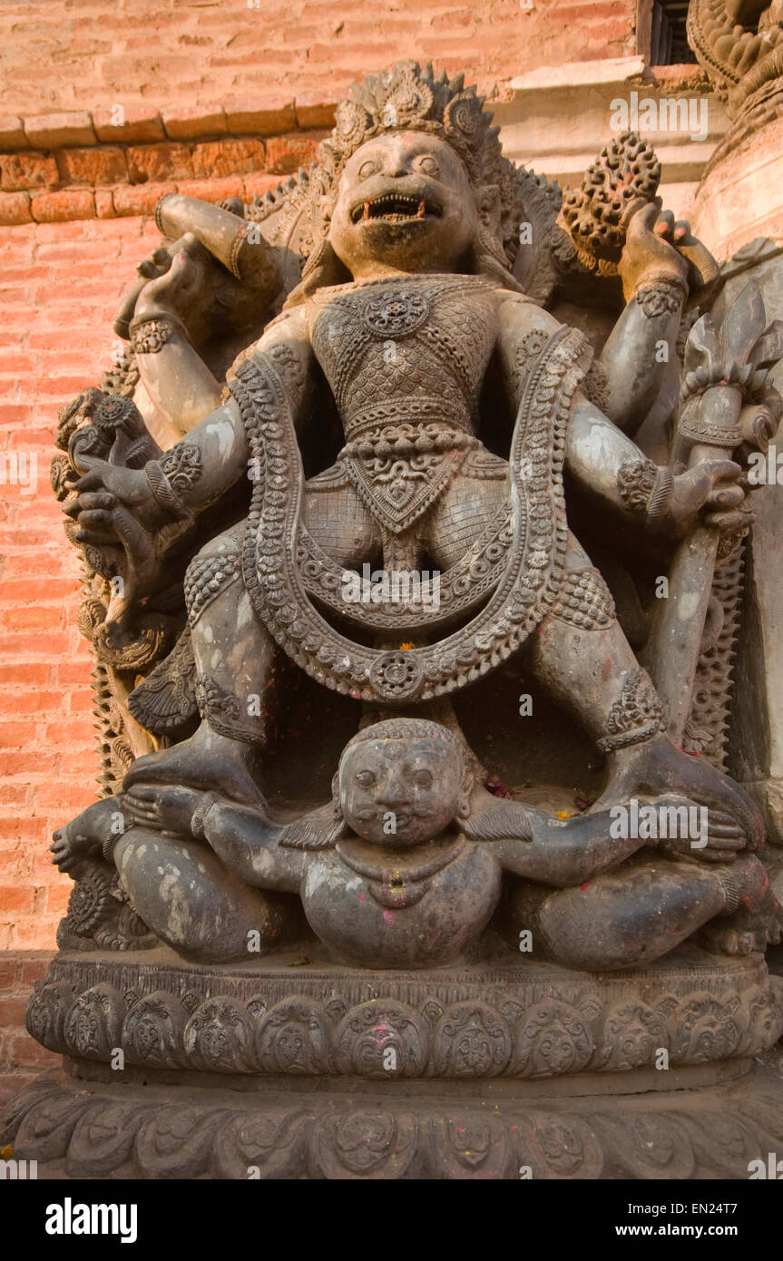 NEPAL, Kathmandu, Bhaktapur, Hanuman stone statue outside National Art