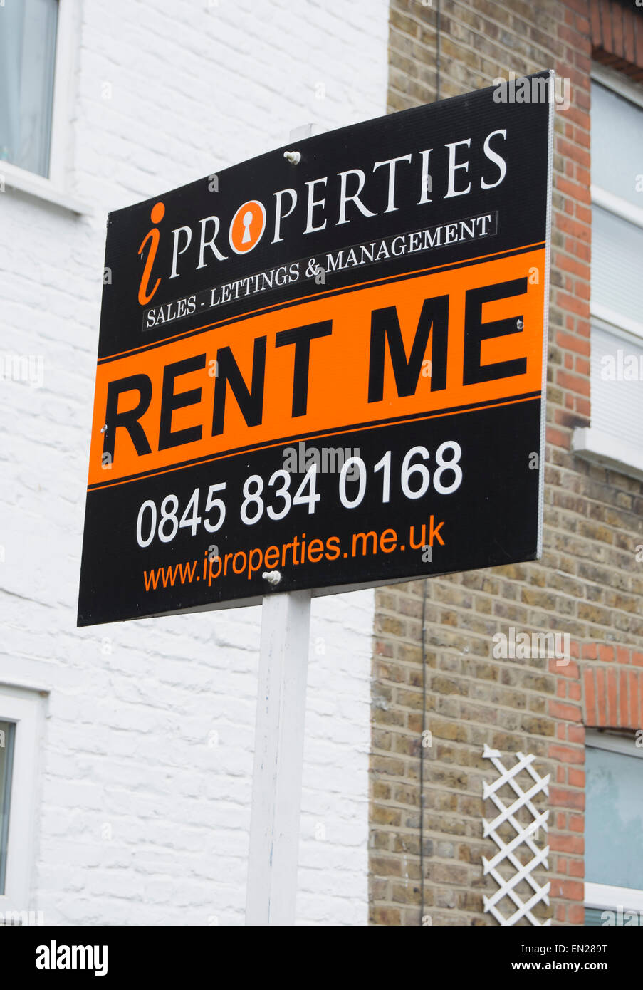 letting agents rent me sign outside a property in kingston upon thames, surrey, england Stock Photo