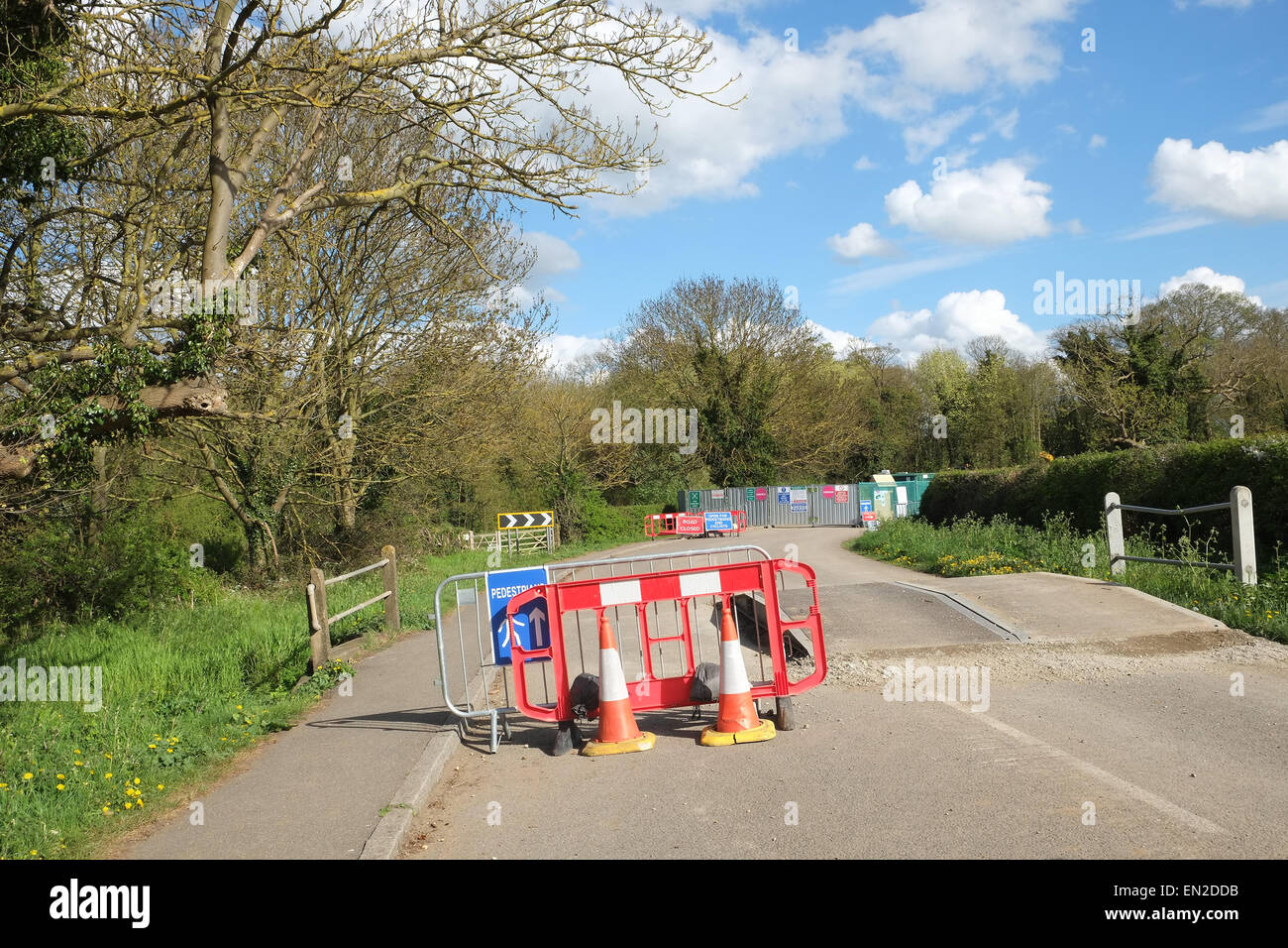 Road works for the replacement of the bridge over the rive between