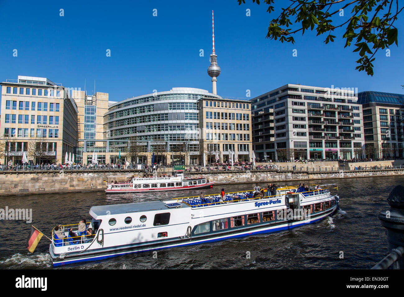 Cruise ship downtown hi-res stock photography and images - Alamy