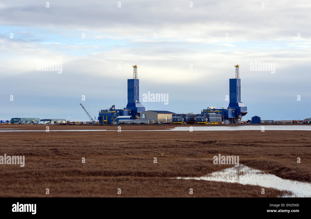 Prudhoe Bay, Deadhorse, oil production center North Slope, Alaska, USA