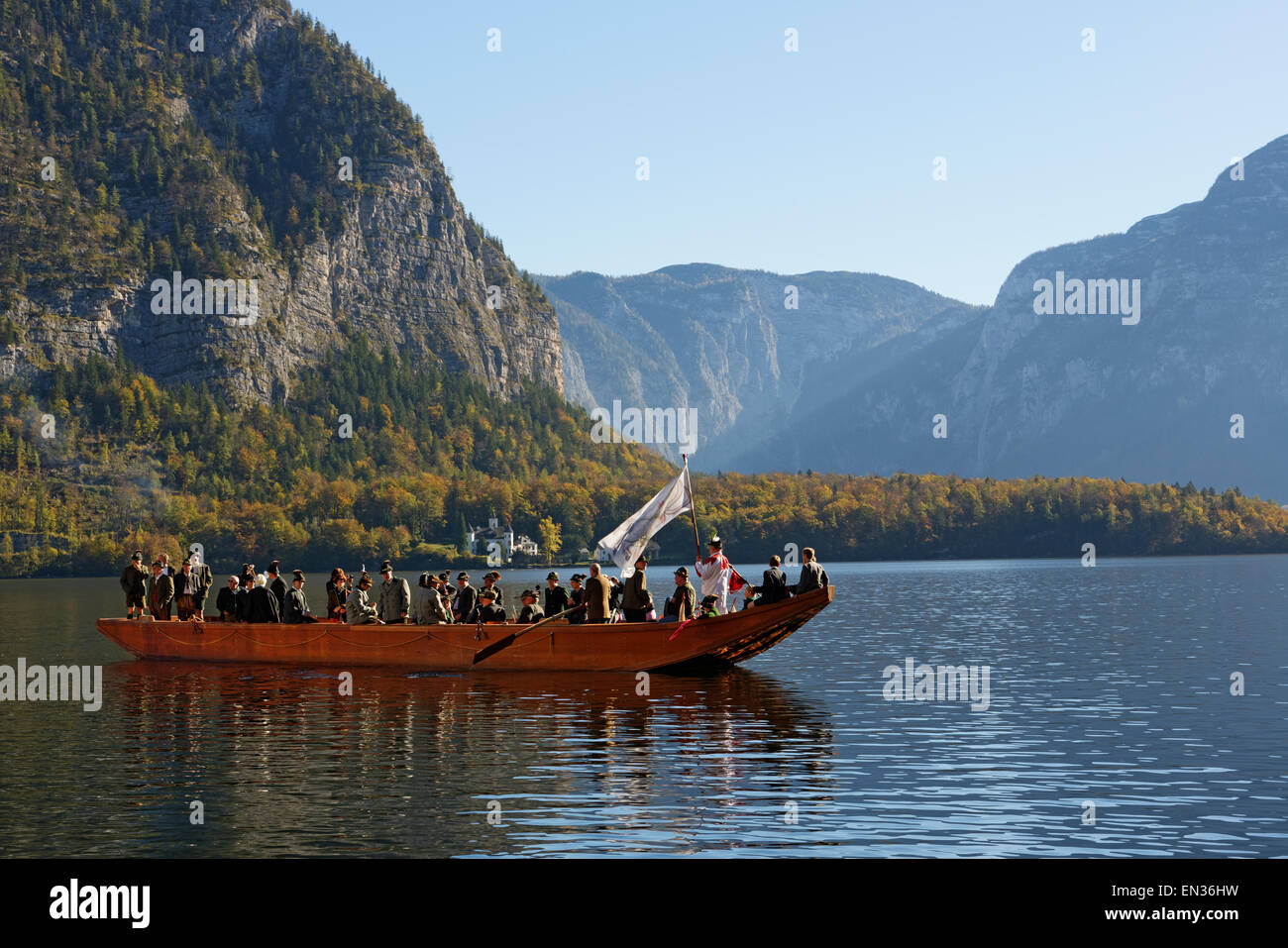 Traditional Plätte boat on Lake Hallstatt, UNESCO World Heritage Hallstatt-Dachstein Salzkammergut, Upper Austria, Austria Stock Photo