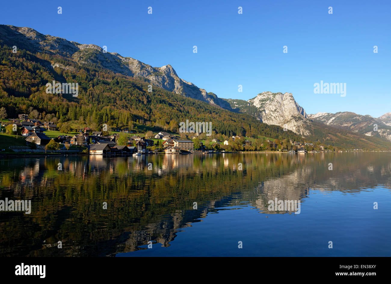 Lake Grundlsee with village of Grundlsee, Ausseerland, Styrian Salzkammergut, Styria, Austria Stock Photo