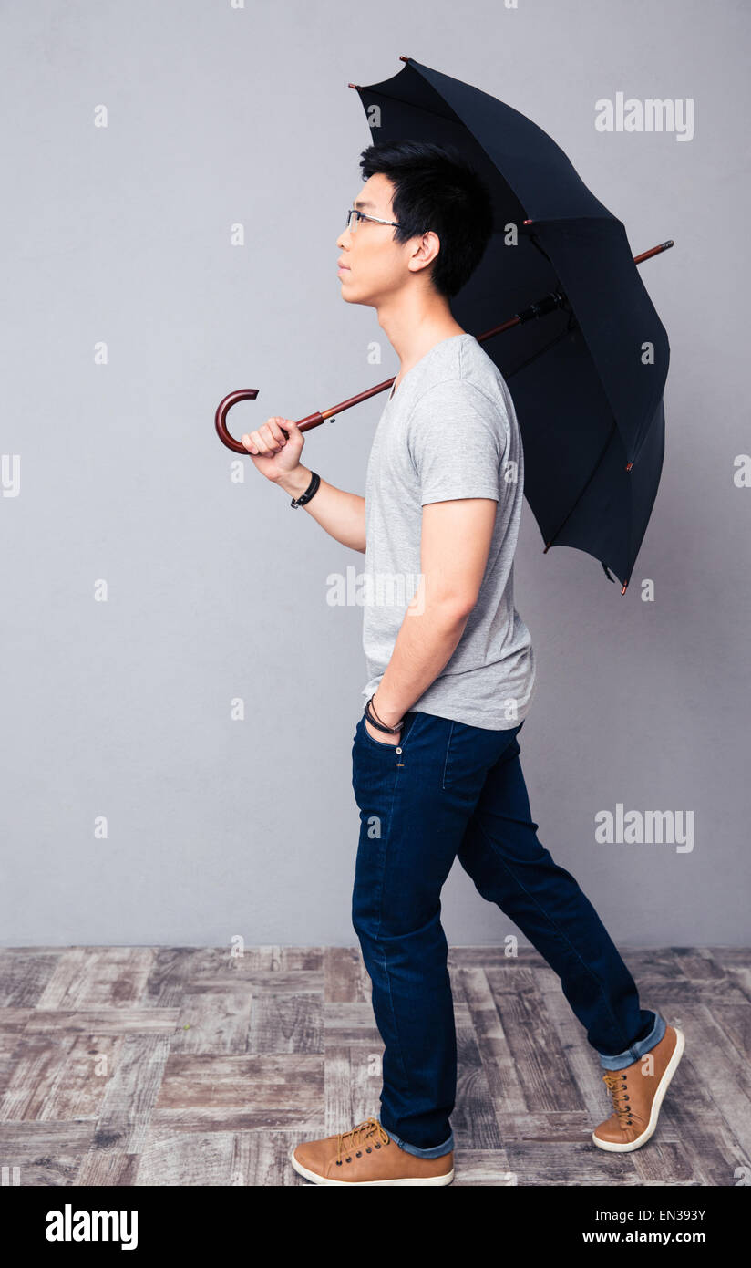 Man walking side view jeans hi-res stock photography and images - Alamy