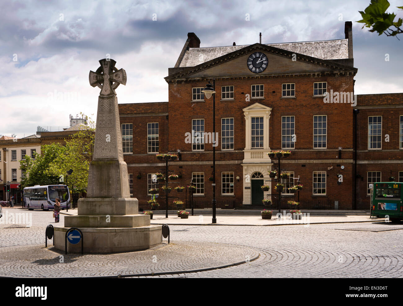 UK, England, Somerset, Taunton, North Street, War Memorial and 1772 Market House in former market place Stock Photo