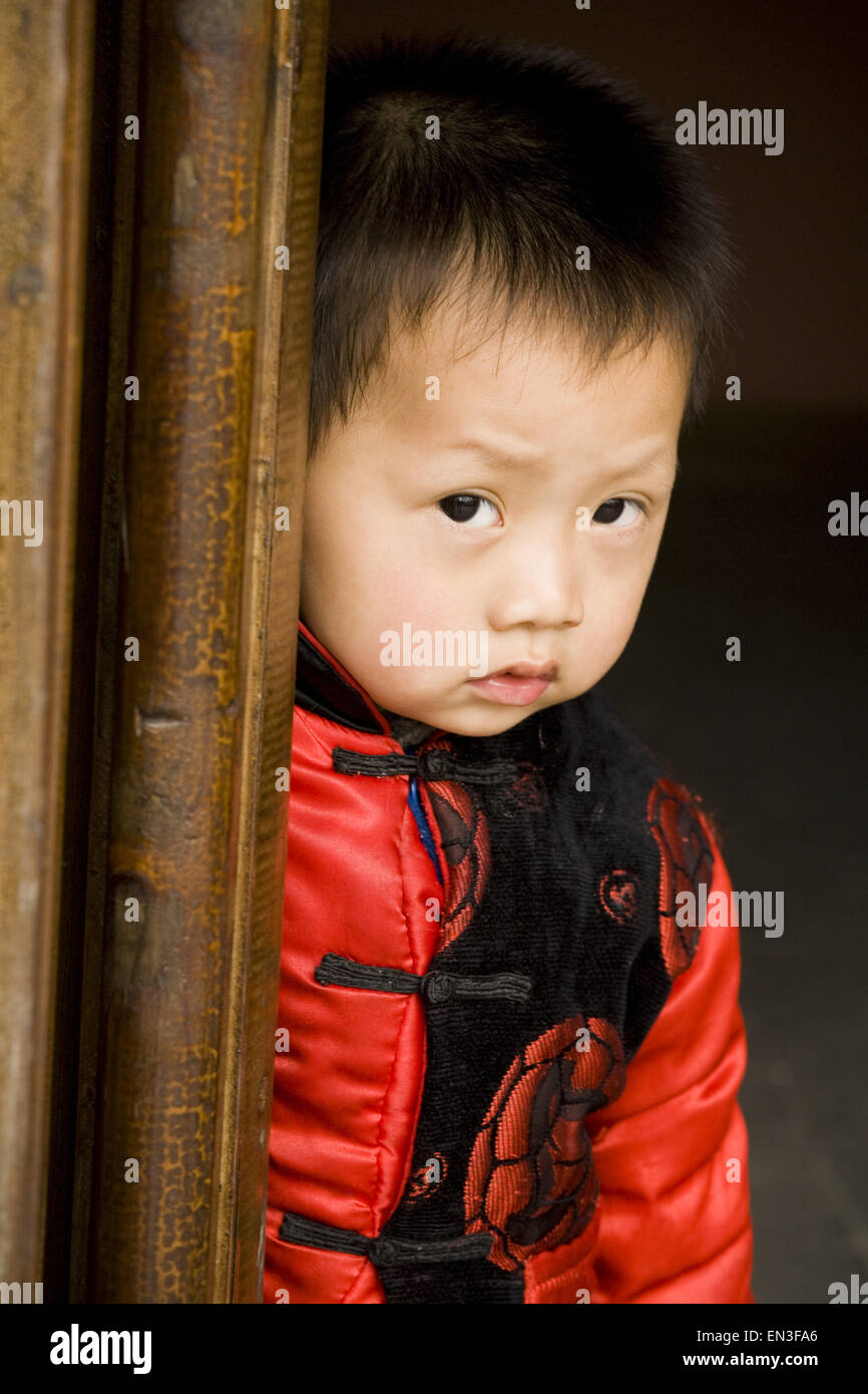 Leaning on door frame hires stock photography and images Alamy