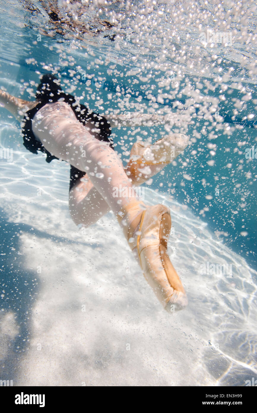 Female ballet dancer underwater hi-res stock photography and images - Alamy