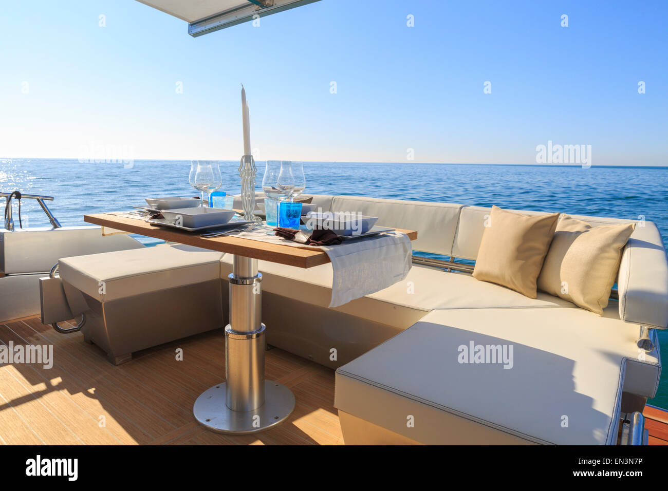 lunch on motor yacht, Table setting at a luxury yacht Stock Photo Alamy