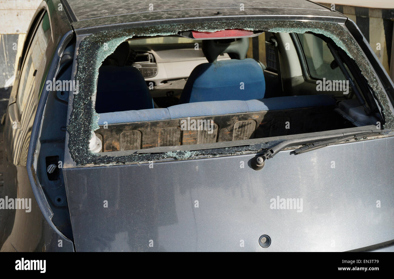 Smashed car window hires stock photography and images Alamy