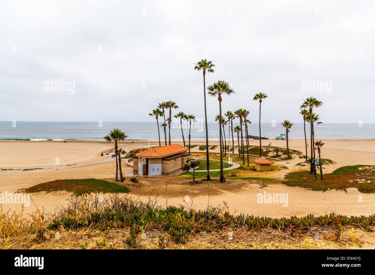 The Public Restrooms on the beach in Venice California Stock Photo Alamy