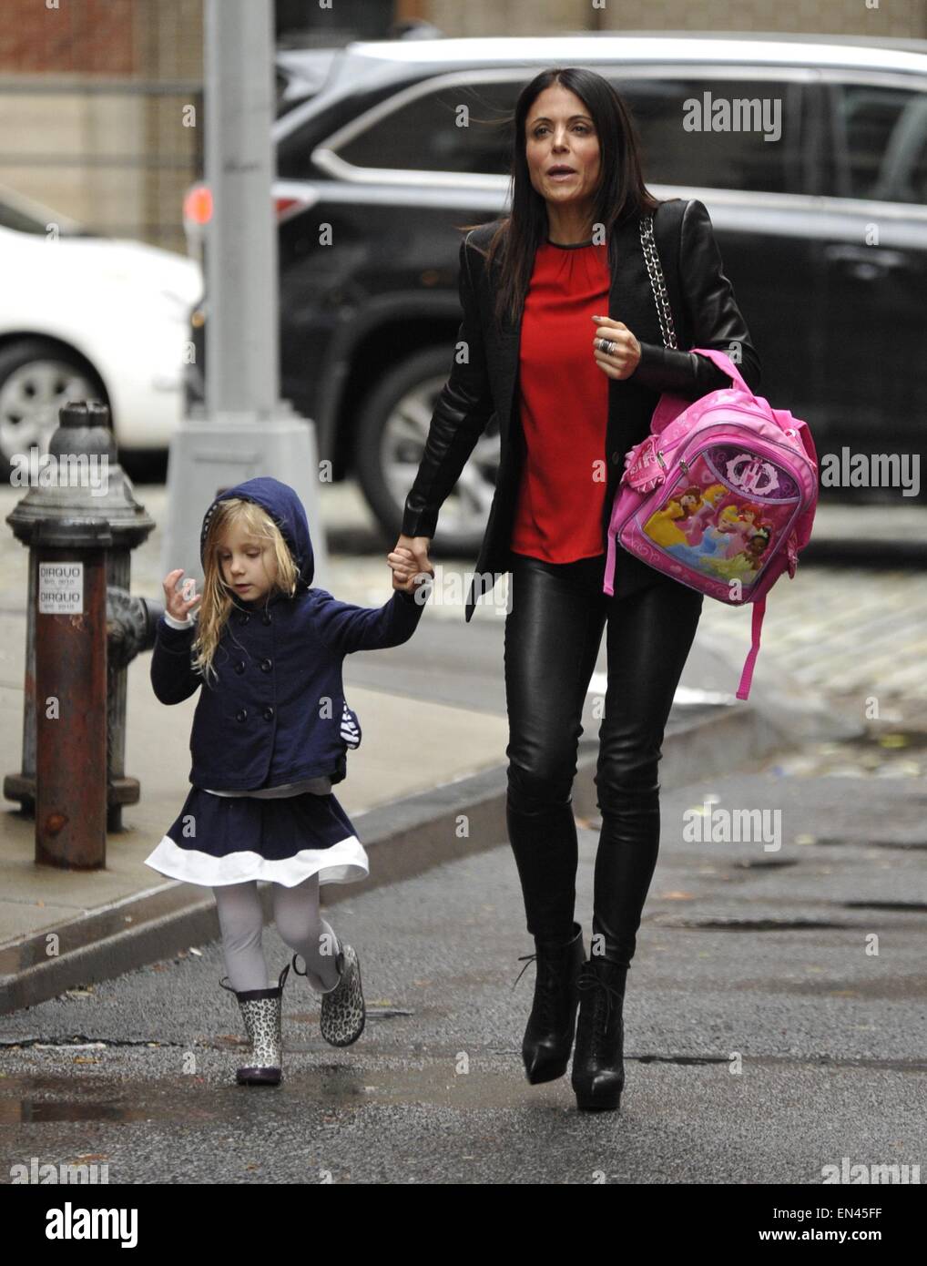 Bethenny Frankel picks up her daughter Bryn from school Featuring