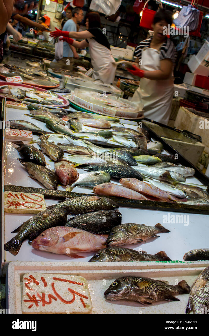 wet market Hong Kong live jumping fish sale shopping action eat lunch dinner preparation mart colorful food Stock Photo
