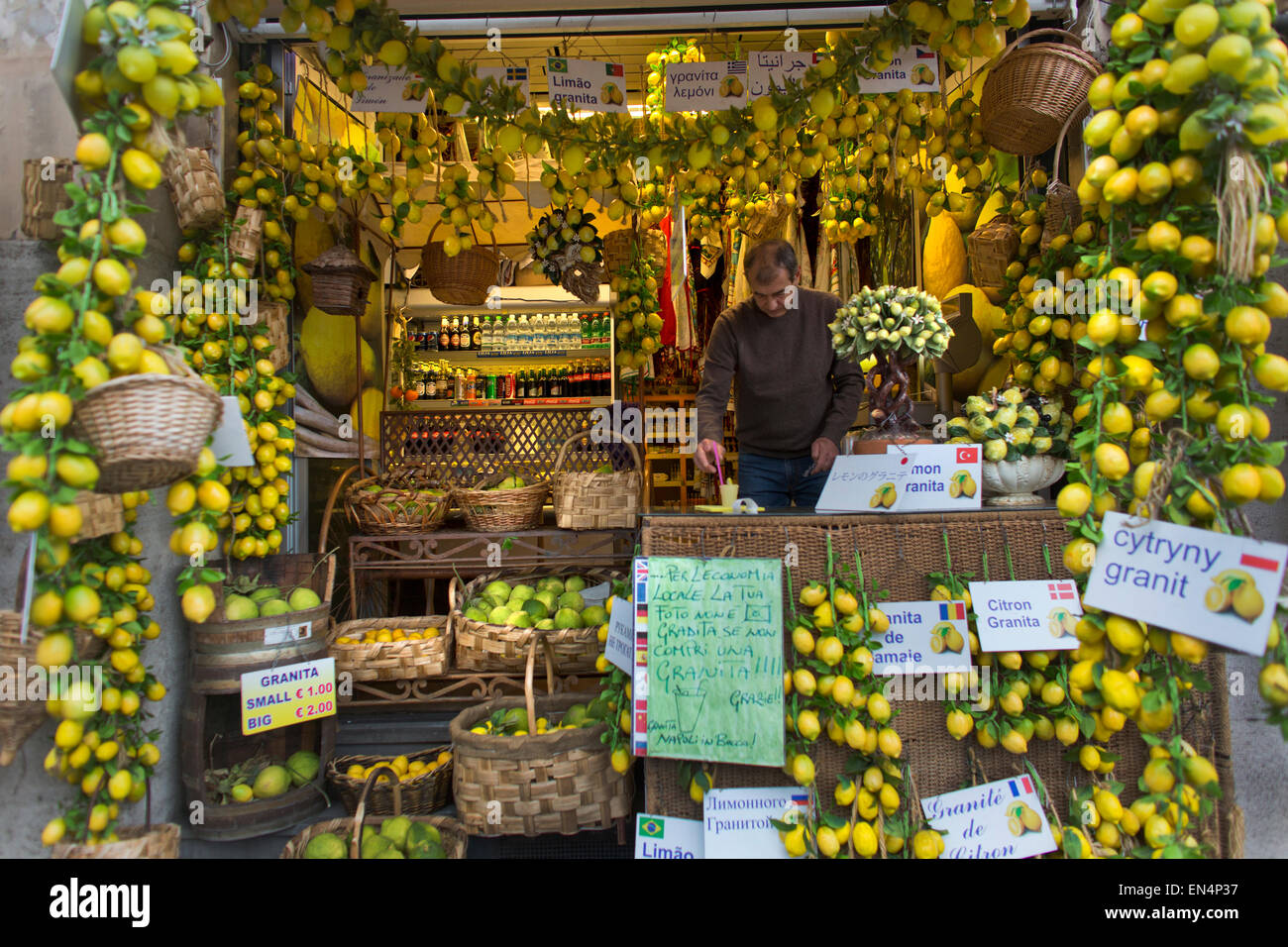 lemon juice shop in naples Stock Photo Alamy
