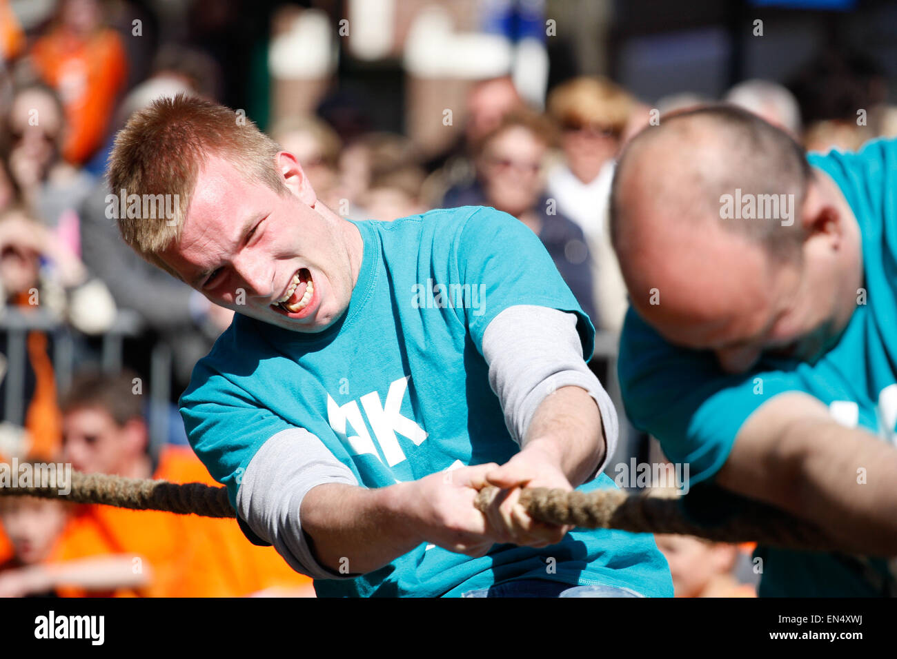 Voorschoten, Netherlands. 27th, April 2015. All accross the country municipalities organised festivities, fares and public entertainment for the annyal celebration of King's Day. Credit:  Jaap Arriens/Alamy Live News Stock Photo