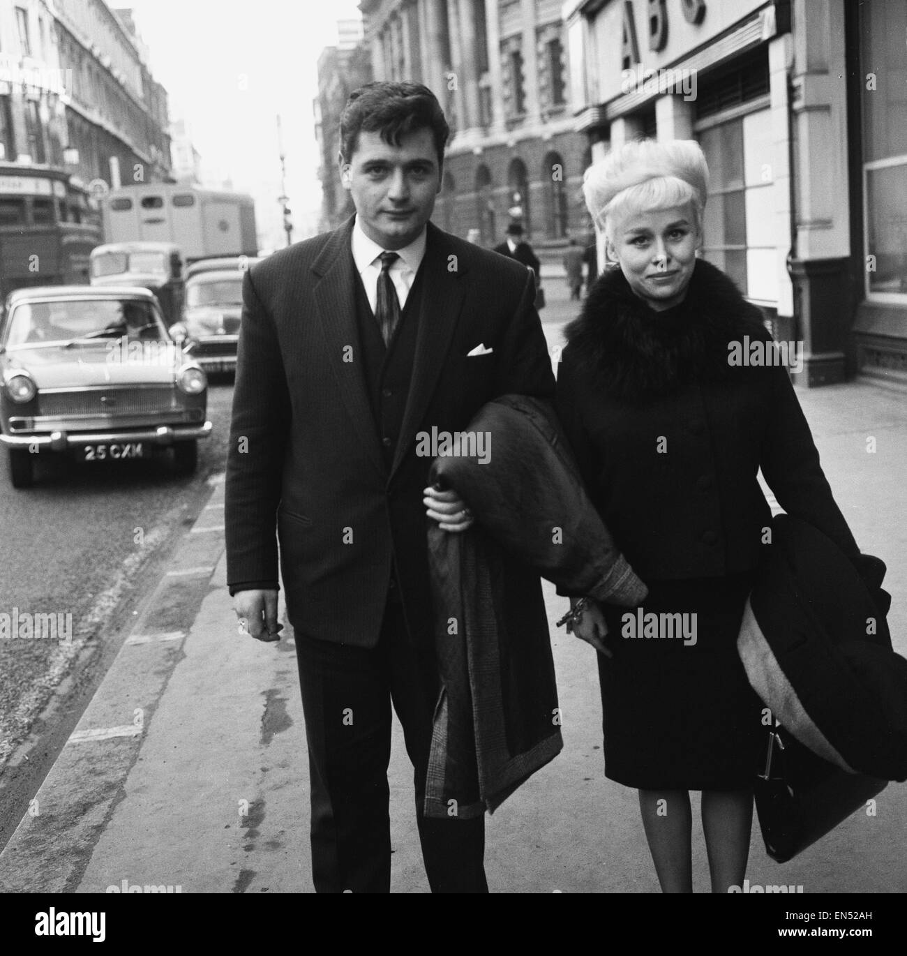 Actress Barbara Windsor with her boyfriend Ronald Knight outside the Old Bailey after he was acquitted of taking part in an £8000 raid at Lots Road power station in Fulham, the previous August. 18th January 1962. Stock Photo