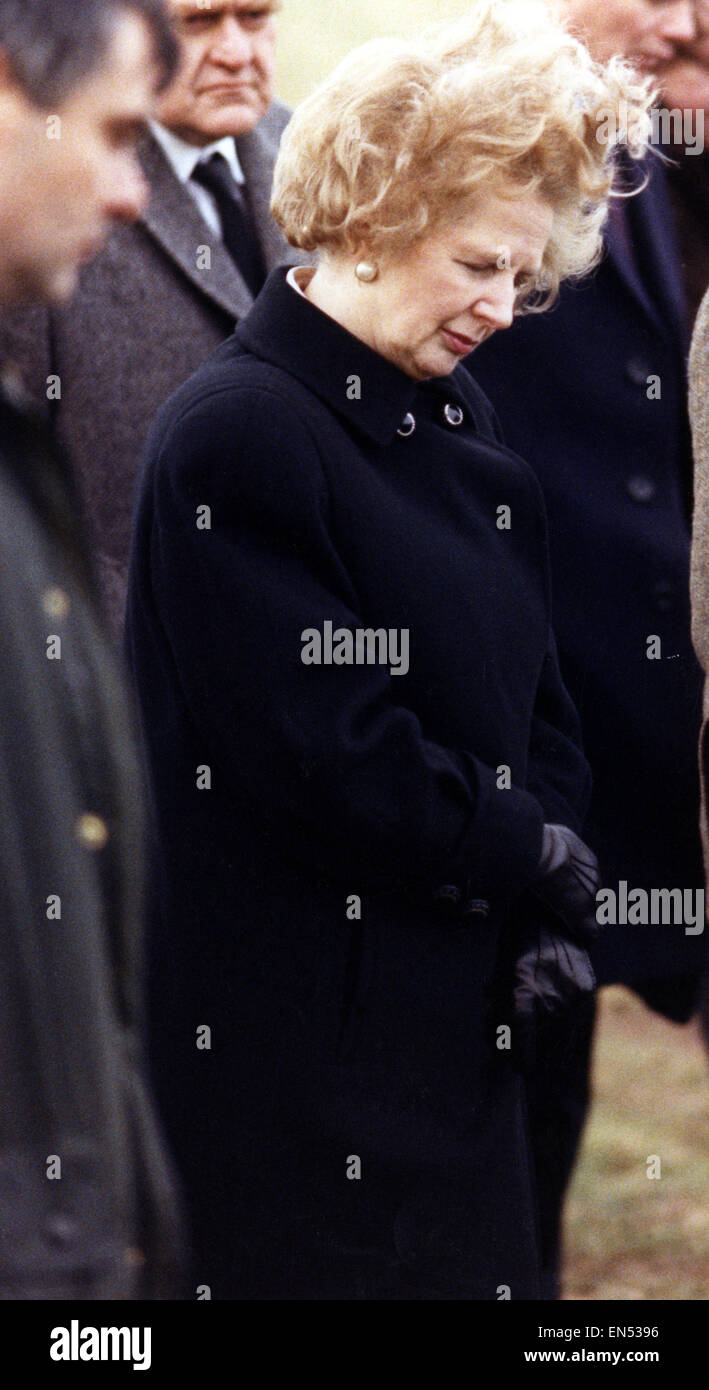 Prime Minister Margaret Thatcher at Lockerbie in Dumfries and Galloway in Scotland 22nd December 1988. Pays her respects at site of Pan Am Flight 103 Crash. Stock Photo