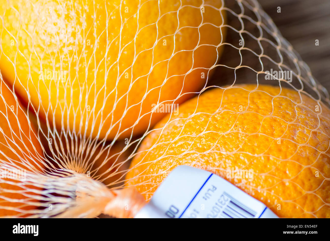 Packing of oranges hi-res stock photography and images - Alamy