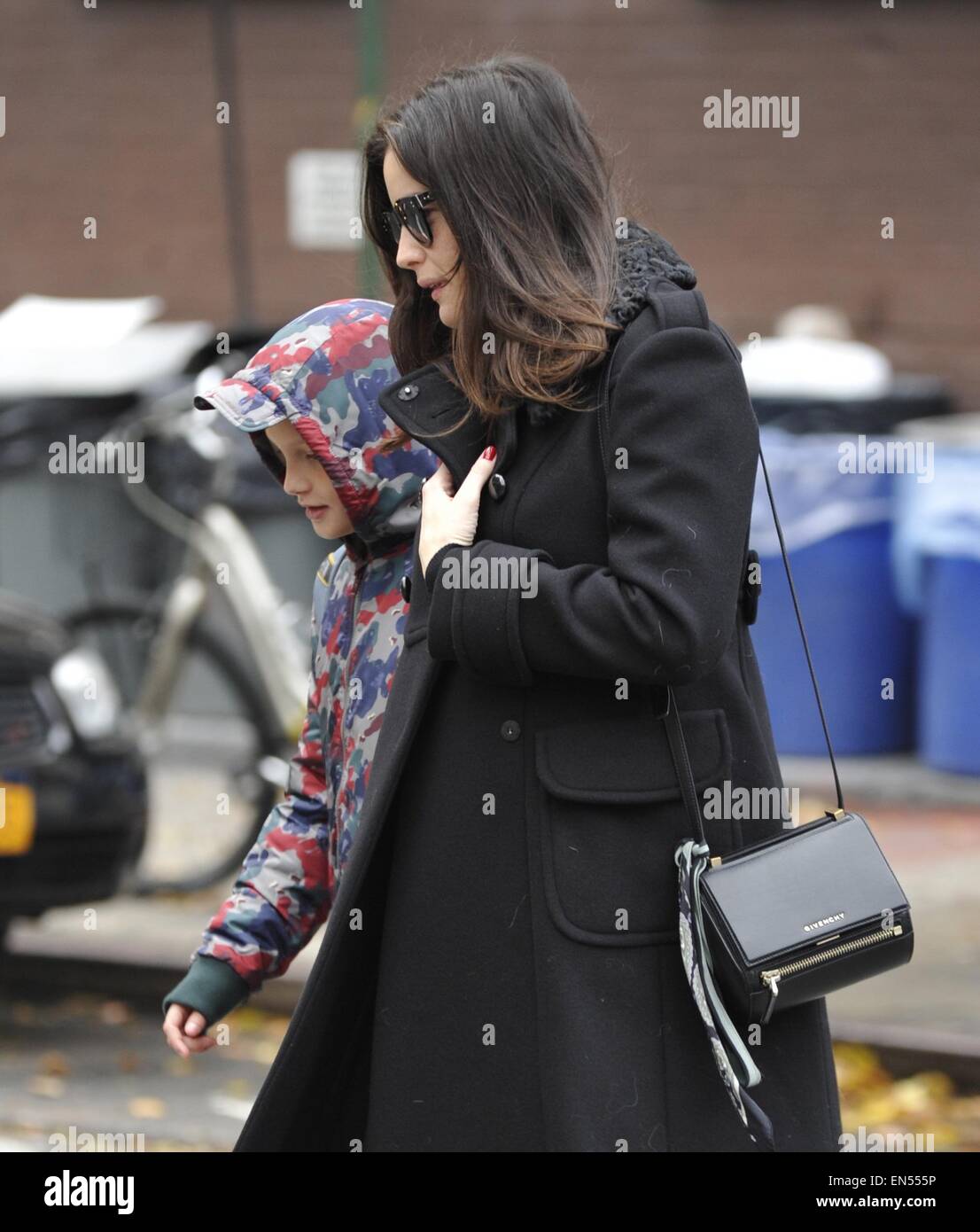 A pregnant Liv Tyler walking her son, Milo to school in Manhattan ...