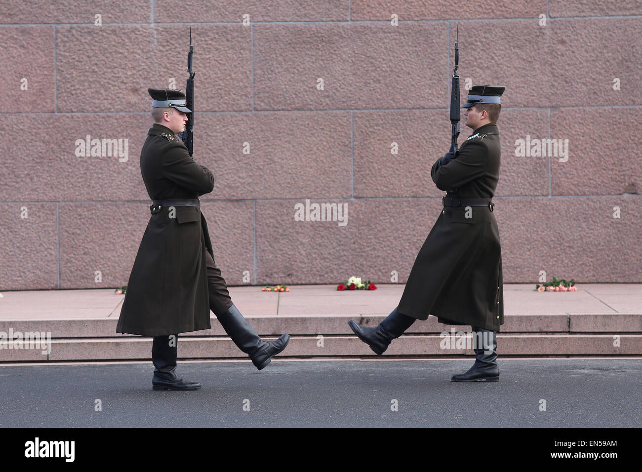 Two foot soldiers walk hi-res stock photography and images - Alamy
