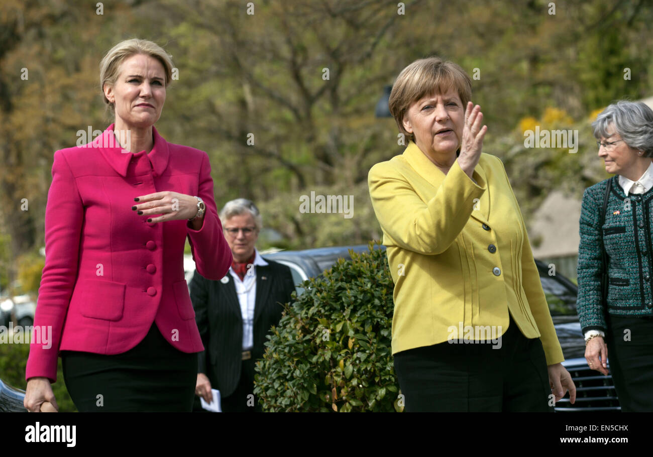 Kongens Lyngby, Denmark, April 28th, 2015. Danish PM Helle Thorning-Schmidt and German Chancellor Merkel is arrive to Marienborg nort of Copenhagen, where they will hold a meeting and a press conference. Credit:  OJPHOTOS/Alamy Live News Stock Photo