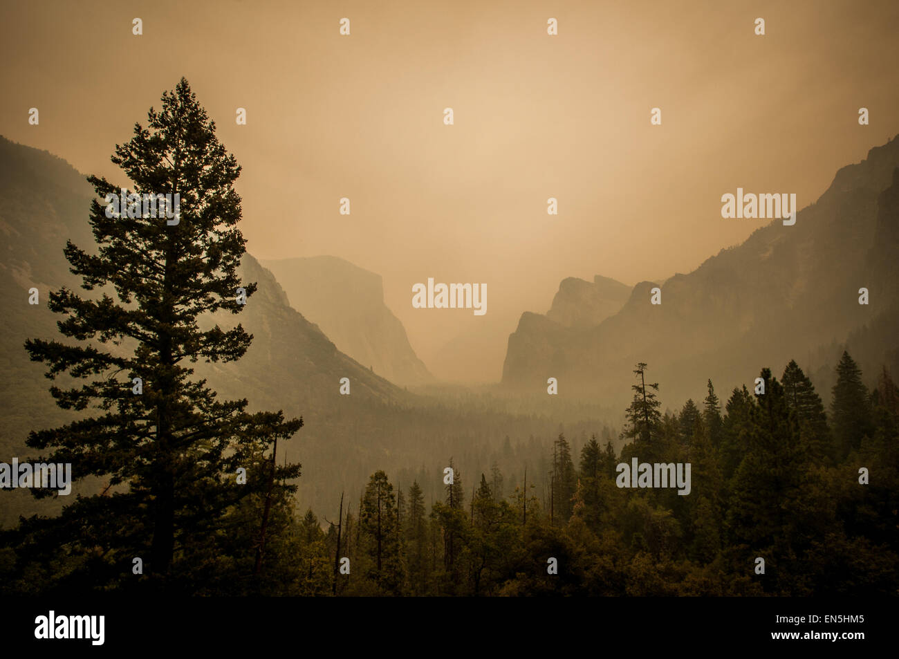 Yosemite view point with much dust in the air from fire august 2013 Stock Photo Alamy