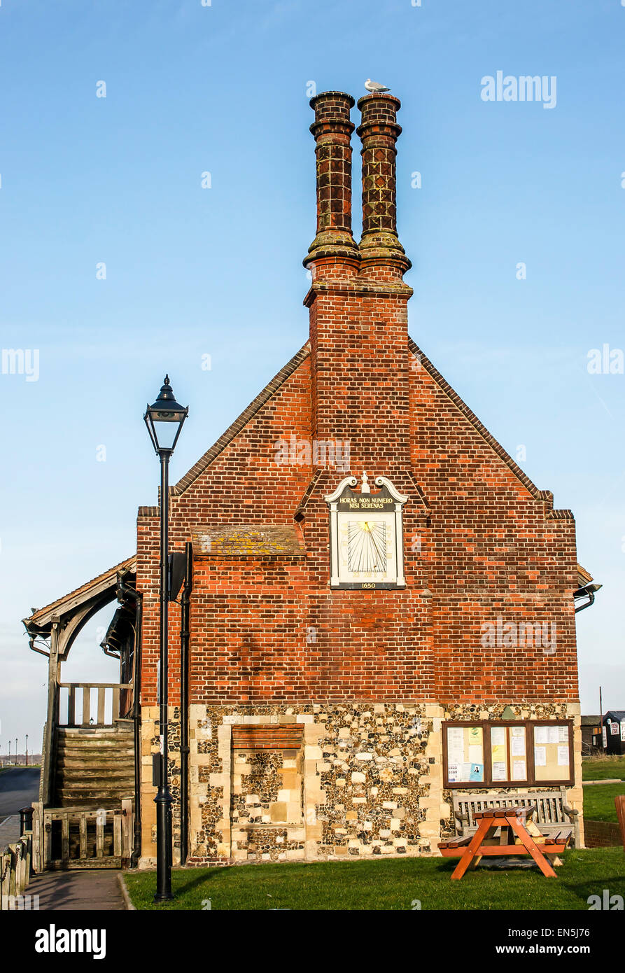 The red brick medieval Moot Hall in Aldeburgh, Suffolk, UK -- built in 1520. Stock Photo