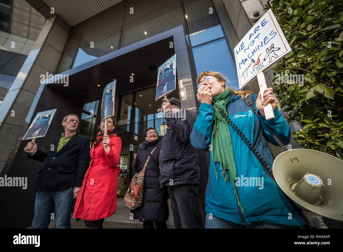London, UK. 28th April, 2015. Workers Protest outside Hilton Metropole Hotel Credit:  Guy Corbishley/Alamy Live News Stock Photo