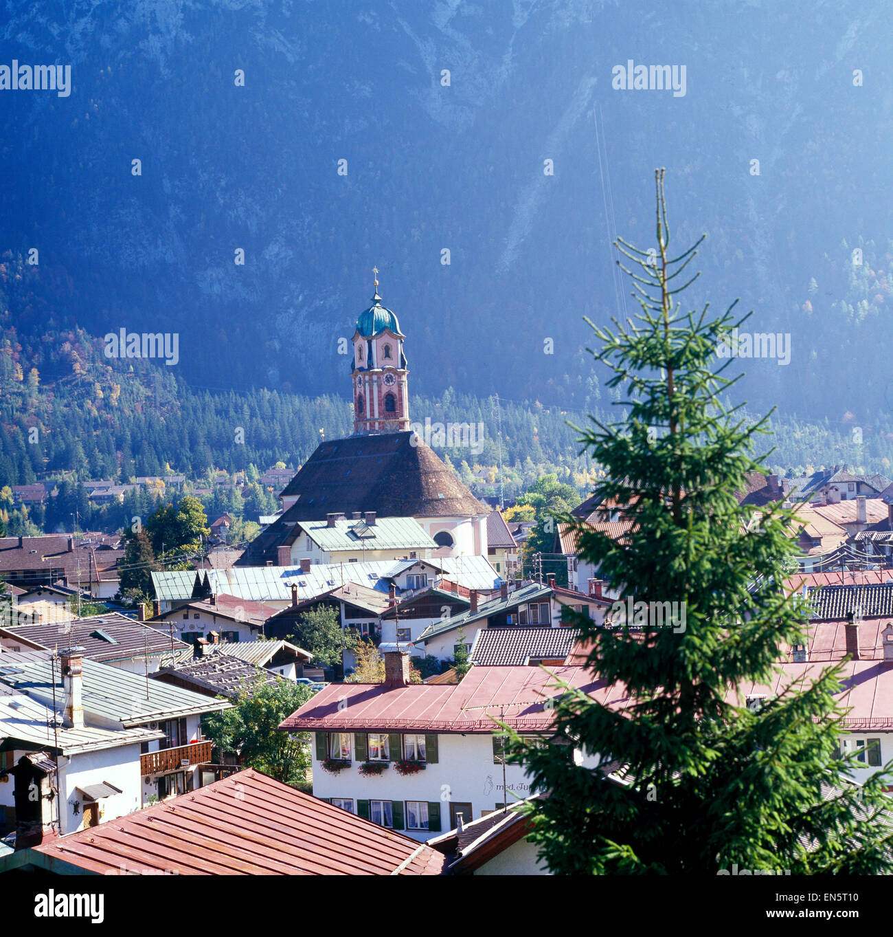 Deutschland Garmisch Partenkirchen Pfarrkirche Mittenwald Stock Photo