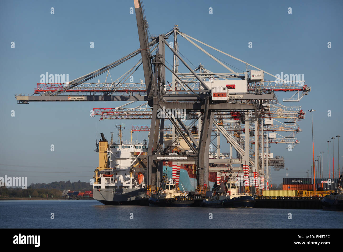 DP World container port in Southampton Docks Stock Photo