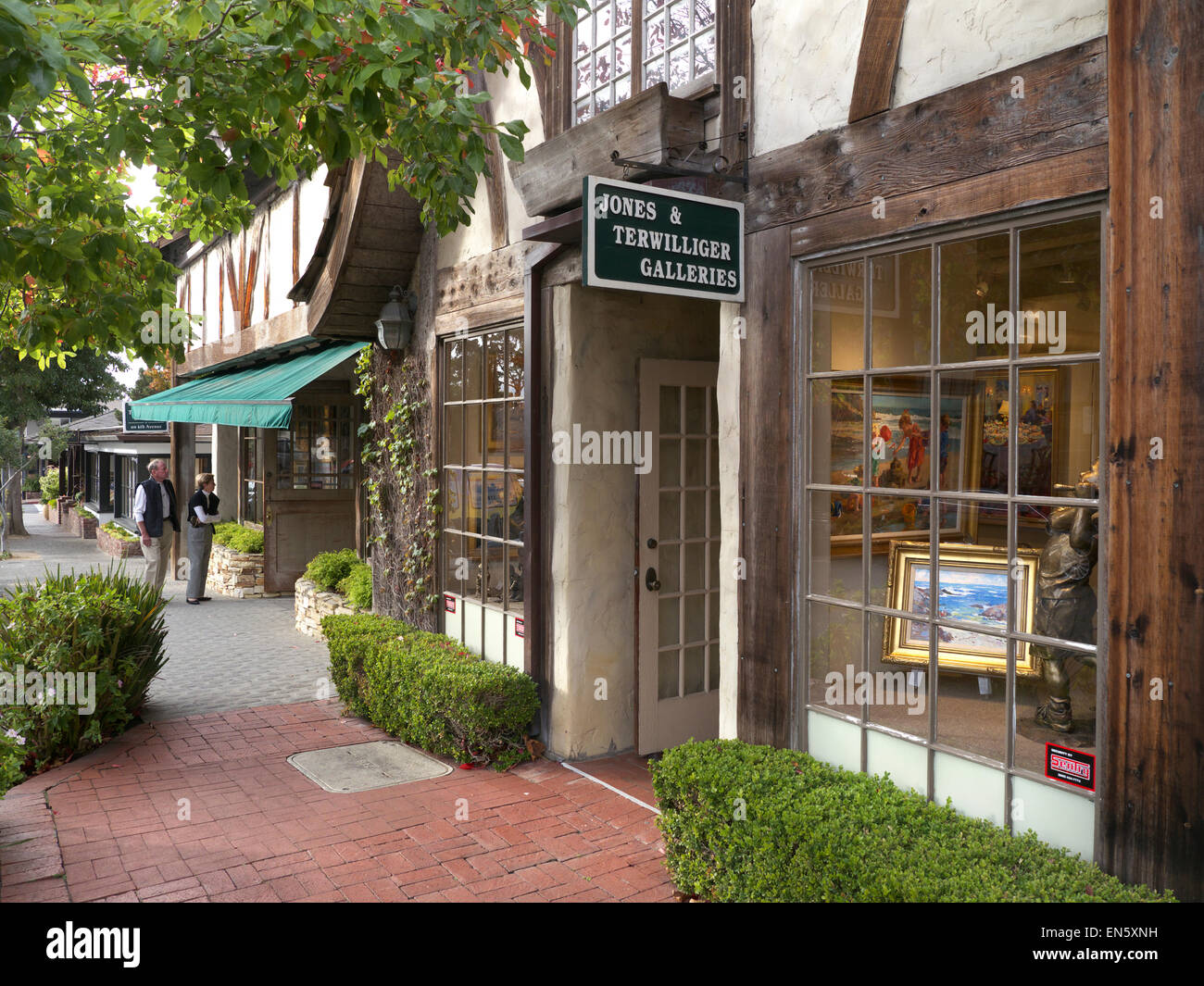 Carmel Ocean Avenue Shops Neat Clean Street Scene Of Quaint Shops And Art Galleries Ocean Avenue Carmel Monterey California Usa Stock Photo Alamy