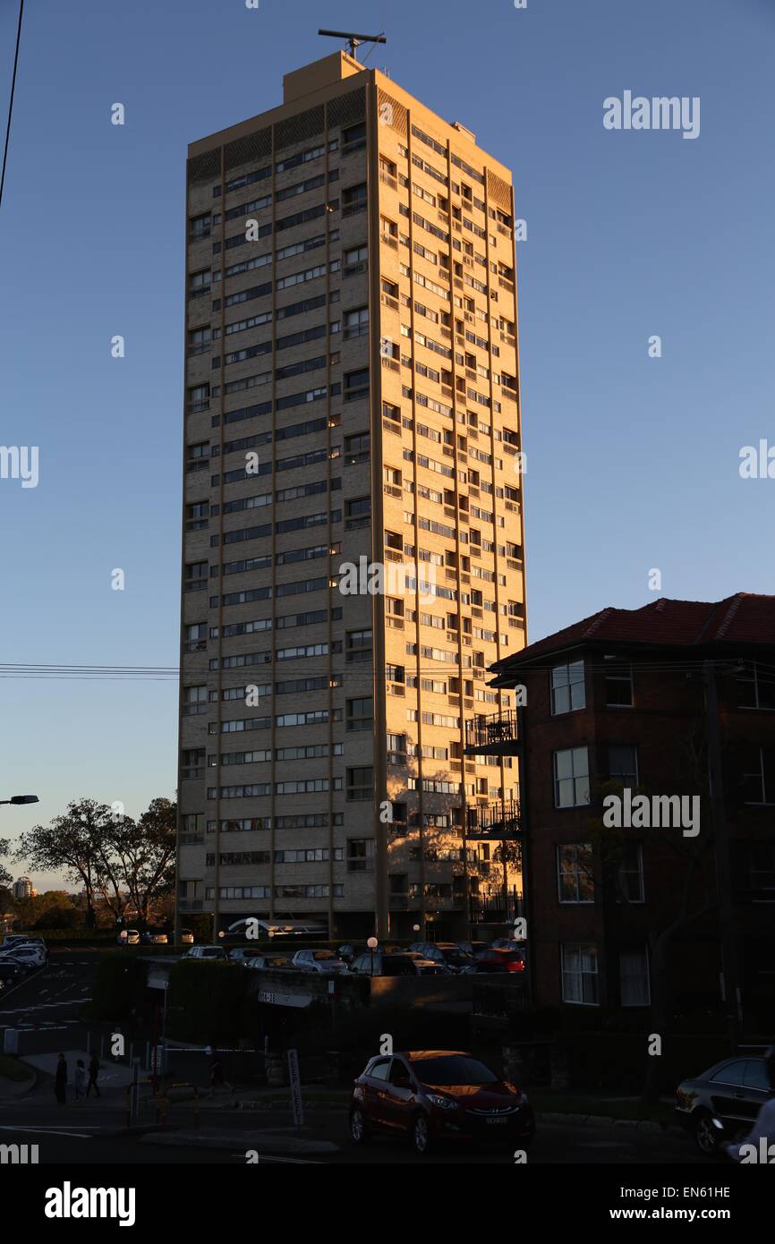 Blues Point Tower, McMahons Point, Sydney. Credit: Richard Milnes/Alamy Stock Photo