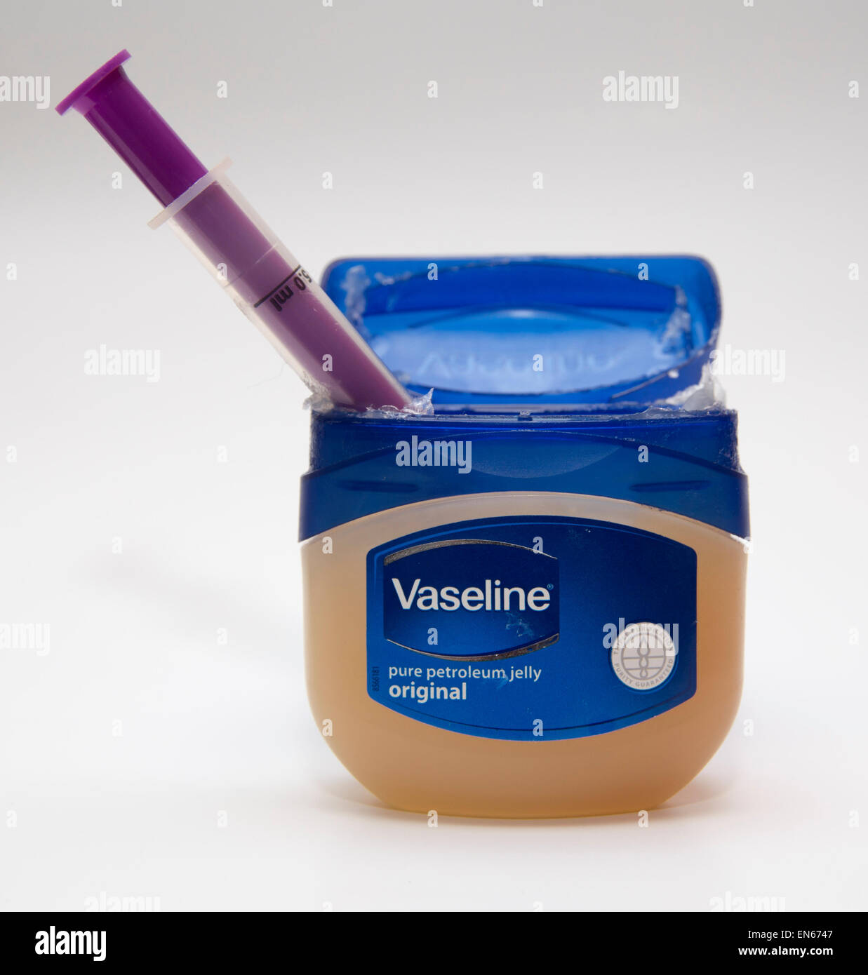 Vaseline tub hires stock photography and images Alamy