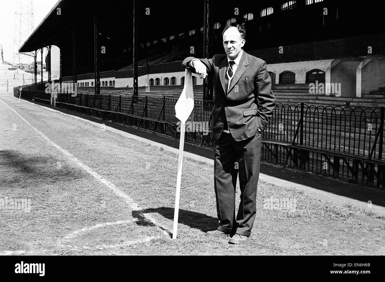 After 13 years with the club, Eddie Lowe takes a look around Craven Cottage before his last match for Fulham before he leaves to be manager at Notts County, May 4, 1963 Stock Photo