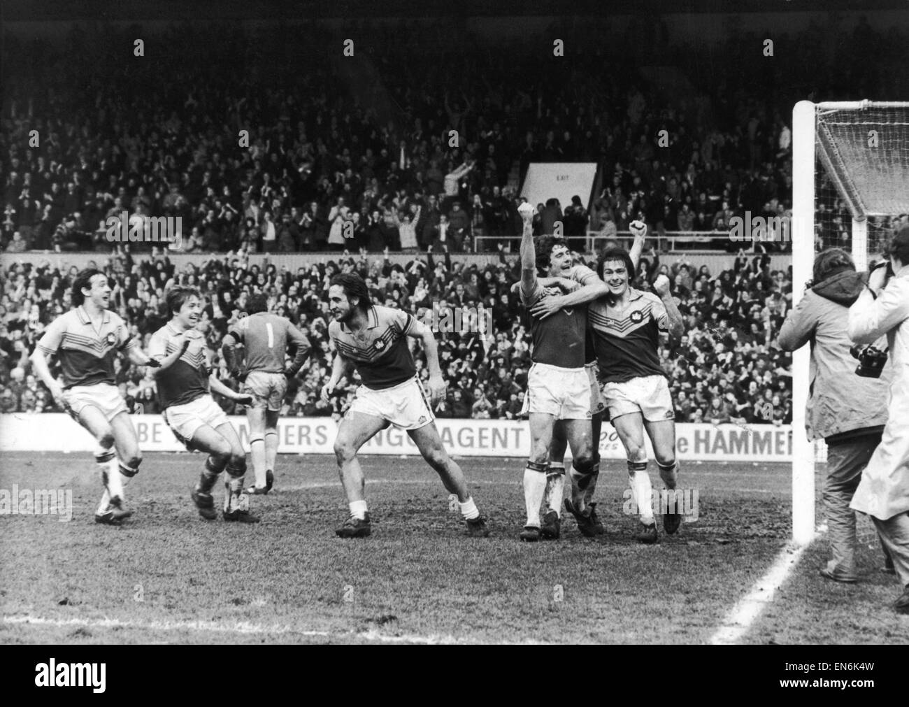 1980 FA CUP GEOFF PIKE RAY STEWART PHOTO CHOOSE PRINT SIZE WEST HAM UNITED UTD 1980 FA CUP GEOFF PIKE RAY STEWART PHOTO CHOOSE PRINT SIZE WEST HAM UNITED UTD