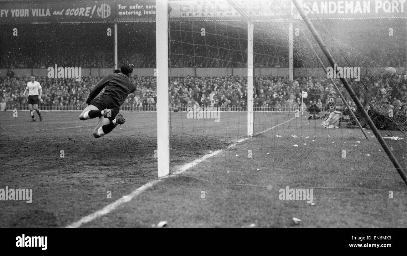 1962 FA Cup Burnley 1 v. Fulham1. 31st March 1962. Stock Photo