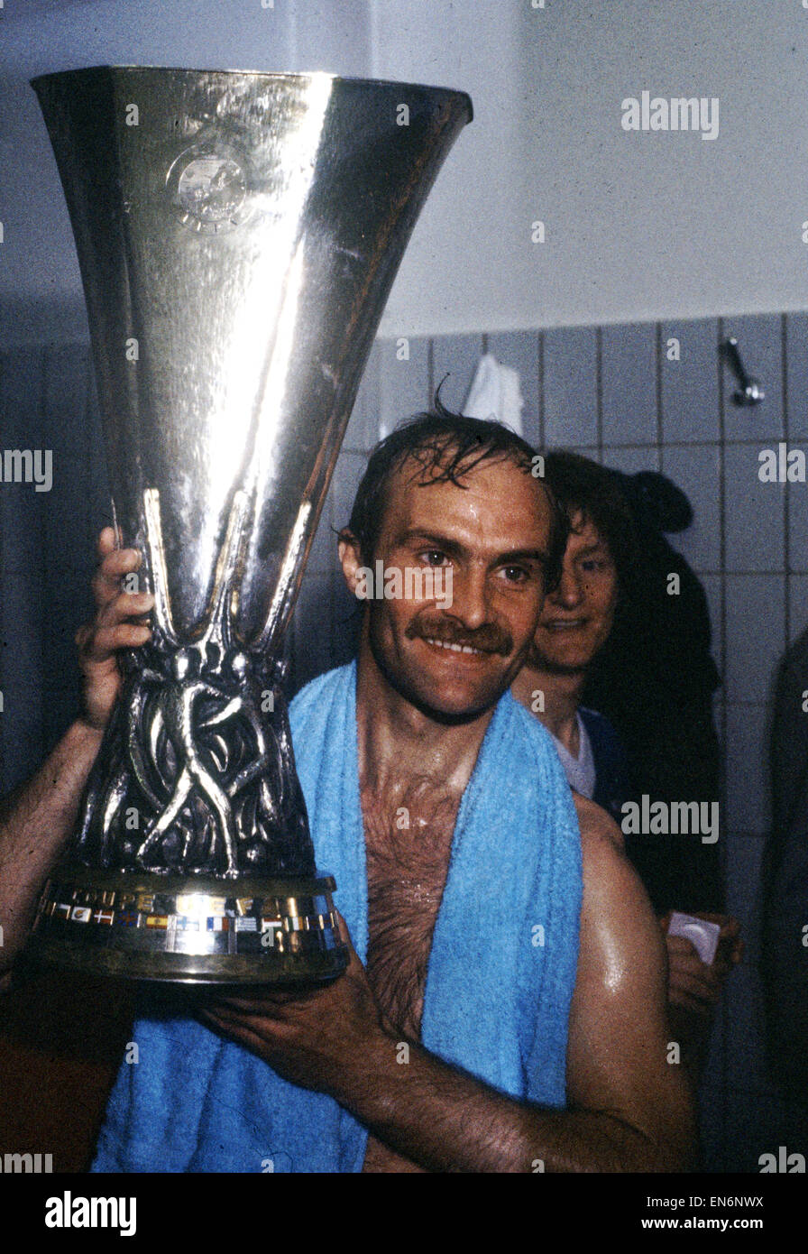Ipswich Town captain Mick Mills holds aloft the UEFA Cup trophy after his side defeated AZ Alkmaar in Amsterdam to win the Final over two legs. 20th May 1981. Stock Photo
