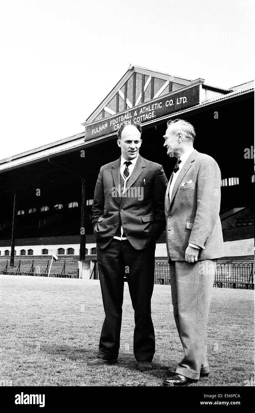 After 13 years with the club, Eddie Lowe (left) takes a look around Craven Cottage and gets some words of advice from manager Frank Osborne ahead of his last match for Fulham before he leaves to be manager at Notts County, May 4th 1963 Stock Photo