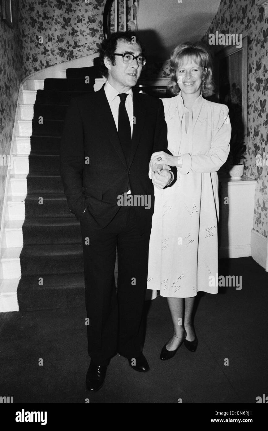 Playwright Harold Pinter and author Lady Antonia Fraser pictured together in the hallway of their house, 9th October 1980. It was reported that the couple have secretly married and after the ceremony they went back to a party at her home. Stock Photo