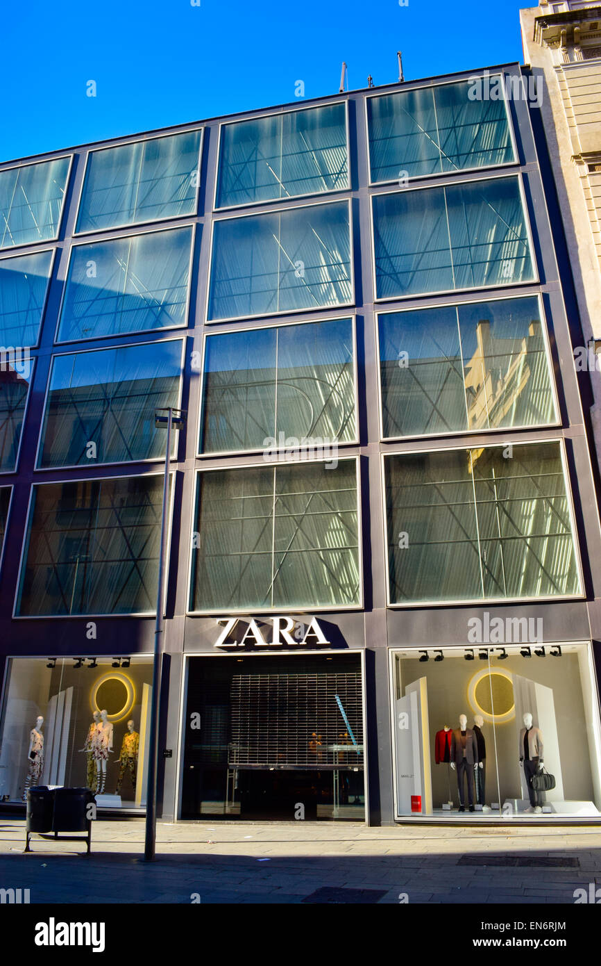 Zara Shop High Resolution Stock Photography and Images - Alamy