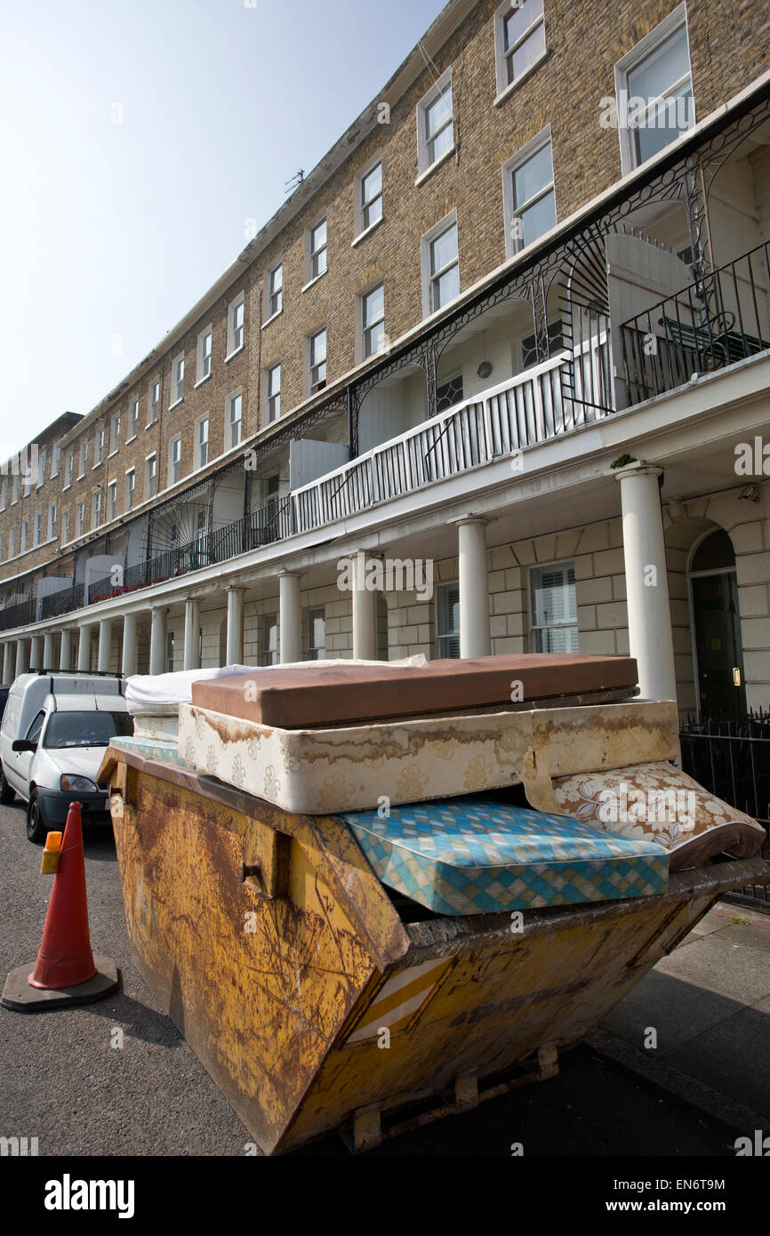 terraced houses on Wellington Crescent, bisected by The Plains