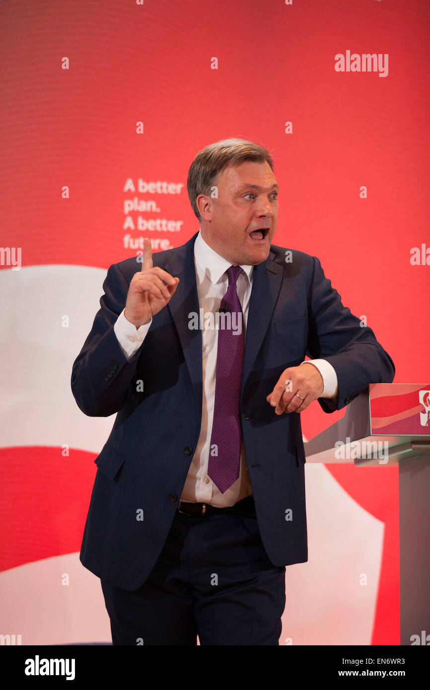 London, UK. Wednesday 29th April 2015. Labour Party Shadow Chancellor Ed Balls speaks at a General Election 2015 campaign event on the Tory threat to family finances, entitled: The Tories’ Secret Plan. Held at the Royal Institute of British Architects. Credit:  Michael Kemp/Alamy Live News Stock Photo