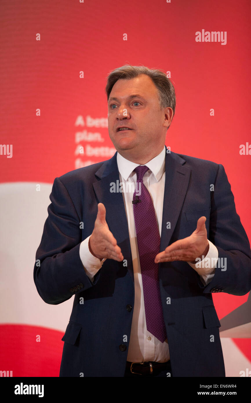 London, UK. Wednesday 29th April 2015. Labour Party Shadow Chancellor Ed Balls speaks at a General Election 2015 campaign event on the Tory threat to family finances, entitled: The Tories’ Secret Plan. Held at the Royal Institute of British Architects. Credit:  Michael Kemp/Alamy Live News Stock Photo