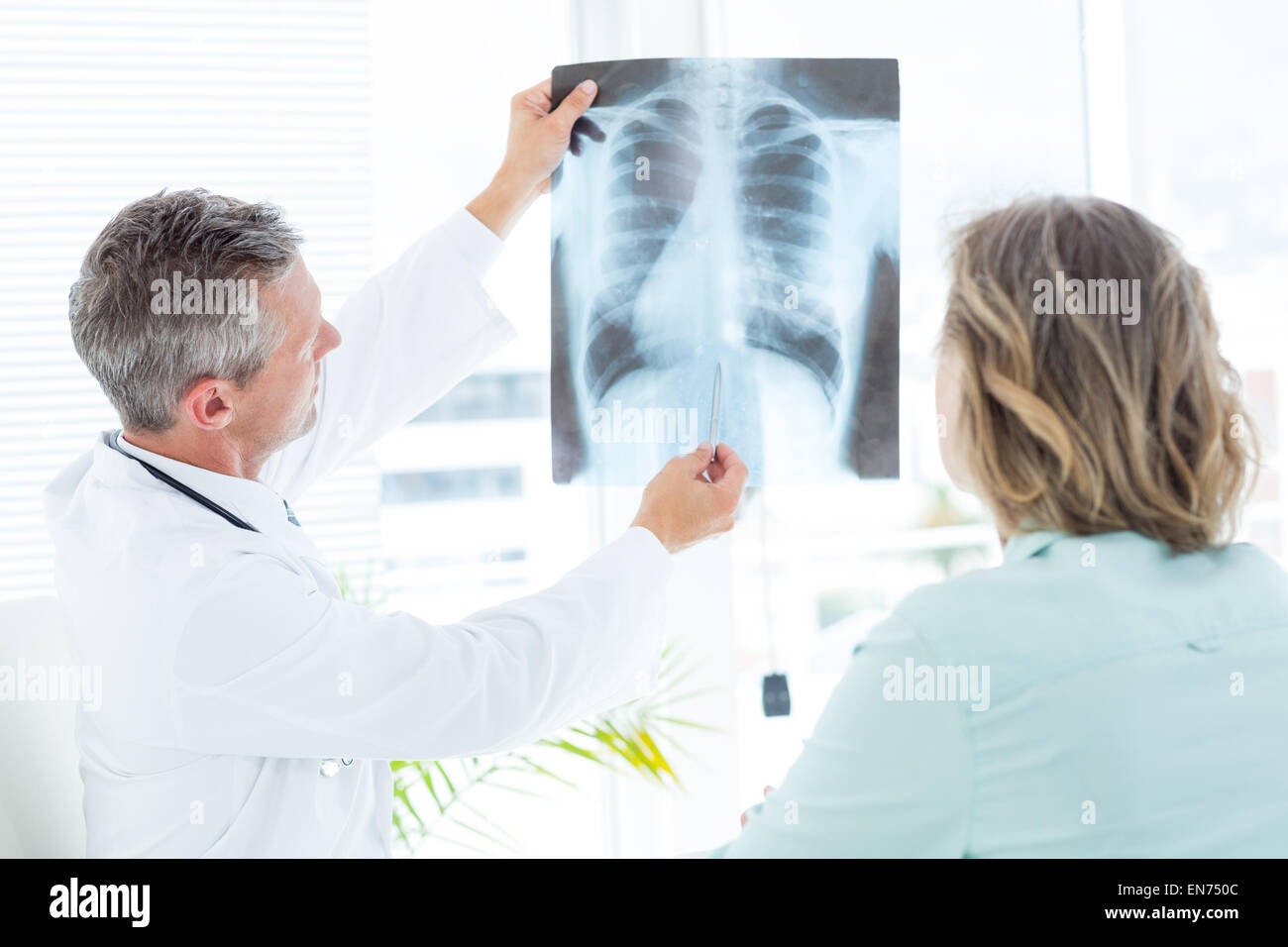 Hospital working patient xray hi-res stock photography and images - Alamy