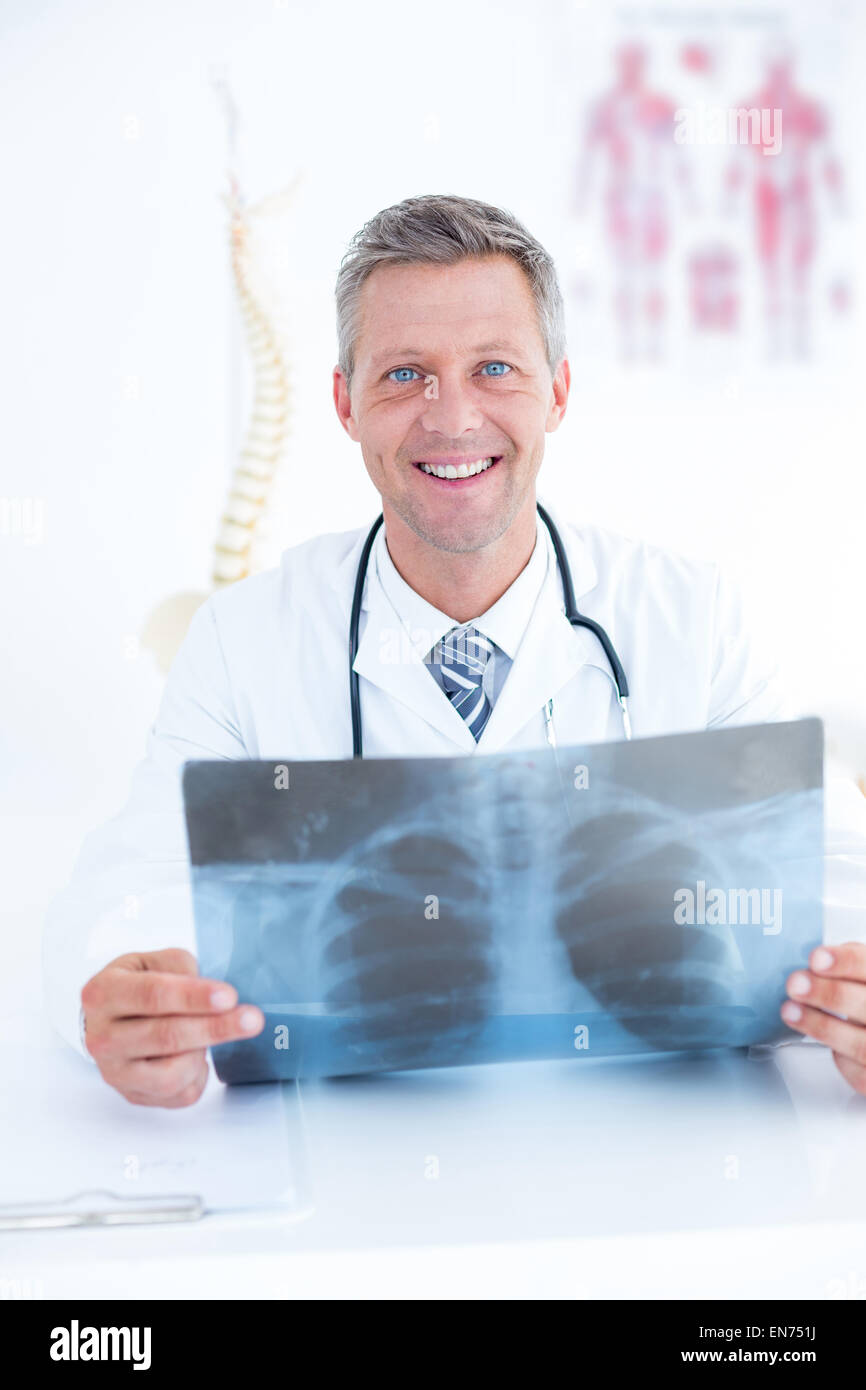 Doctor chest xray hi-res stock photography and images - Alamy