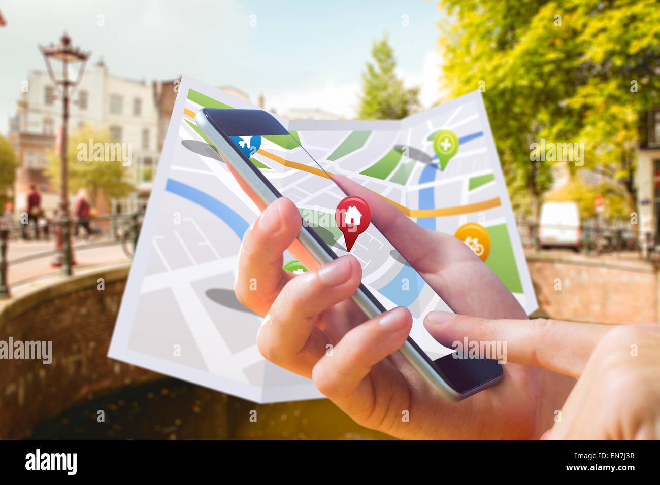 Mobile phone holiday map hi-res stock photography and images - Alamy