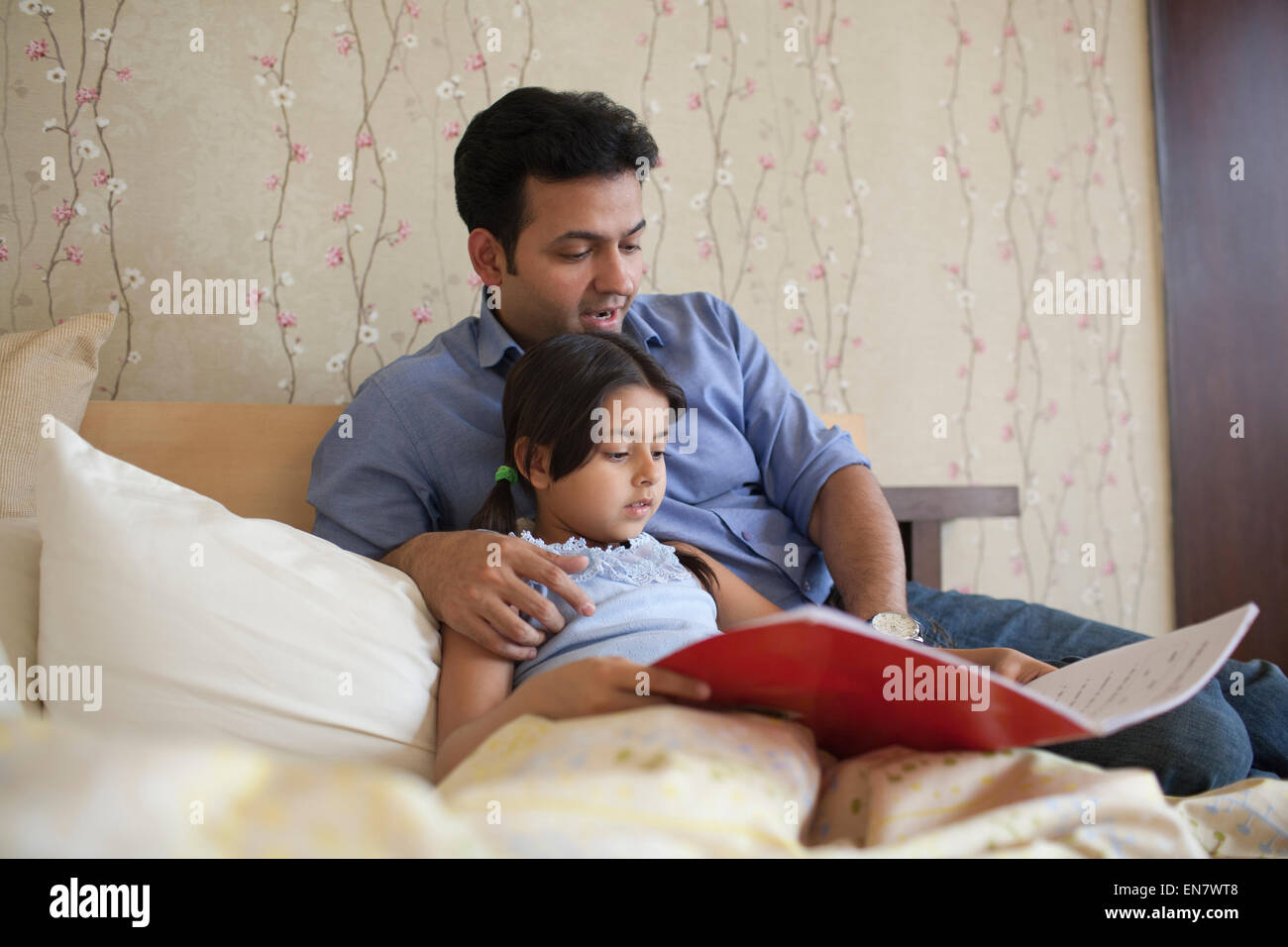 Side profile of man hi-res stock photography and images - Alamy