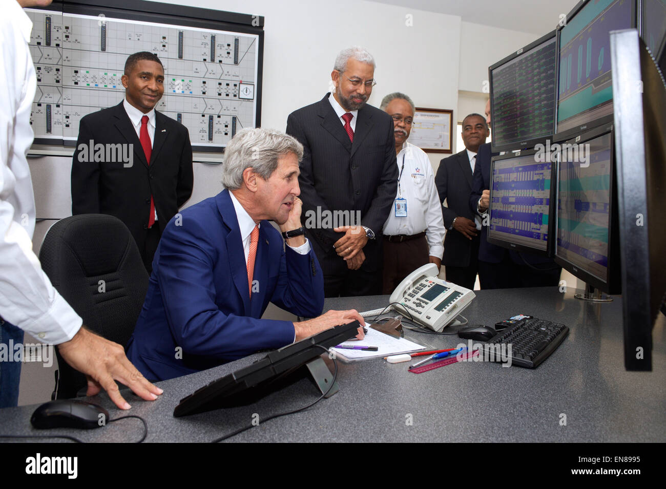 Mouse Secretary Clicks Mouse High Resolution Stock Photography and Images - Alamy