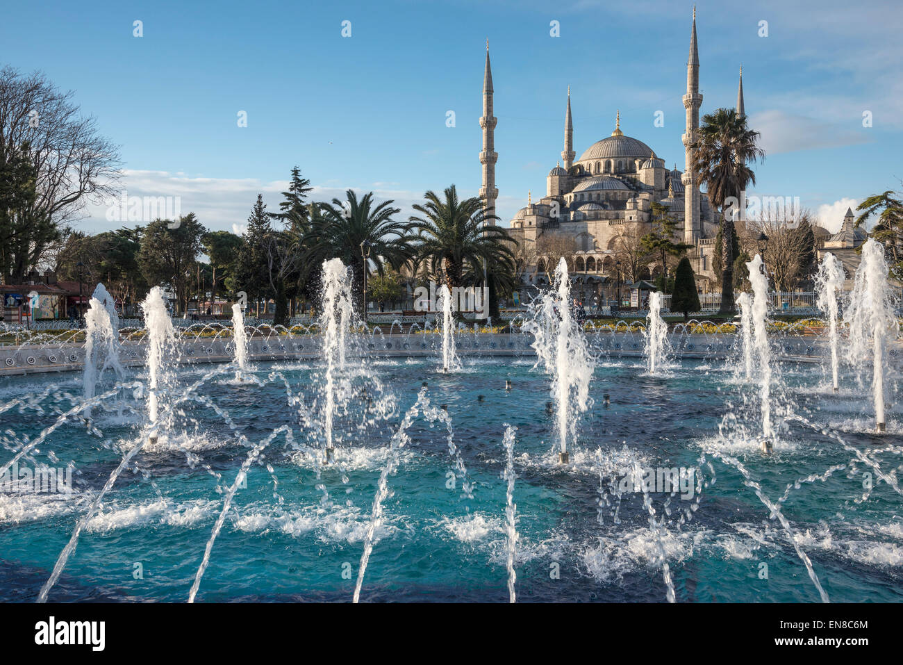 Facade blue mosque in sultanahmet hi-res stock photography and images ...